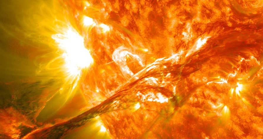 ഭൂമിയിലെ ജിപിഎസ് സിസ്റ്റങ്ങള്‍, റേഡിയോ സിഗ്നലുകള്‍, വൈദ്യതിബന്ധം എന്നിവ തകരാറിലാകും; വമ്പന്‍ സൗരക്കാറ്റ് വീശിയടിക്കാന്‍  സാധ്യത