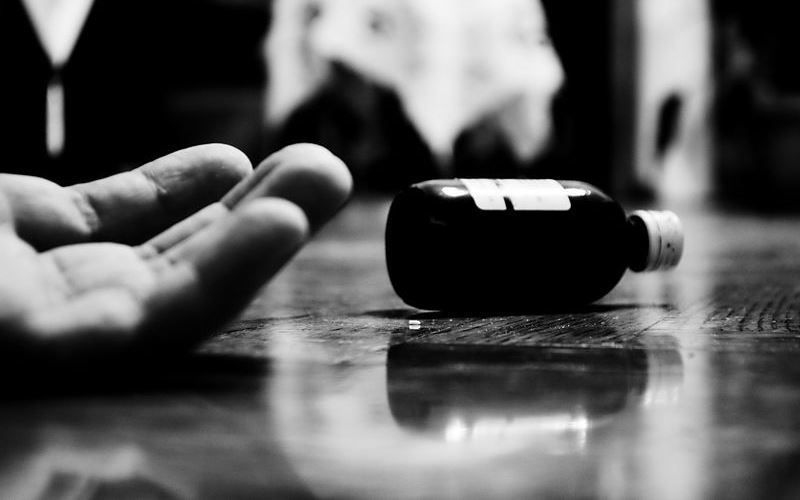 അമ്പലപ്പുഴയില്‍ പ്ലസ് ടു വിദ്യാര്‍ത്ഥിനികള്‍ സ്കൂളില്‍ ആത്മഹത്യ ചെയ്ത കേസിലെ പ്രതികളെ വെറുതേ വിട്ടു