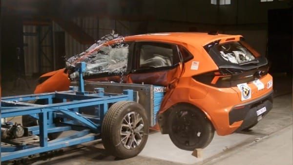 രാജ്യത്തെത്തുന്ന ഏറ്റവും സുരക്ഷിതമായ ഹാച്ച്ബാക്കായി അൽട്രോസ്; വീണ്ടും നേട്ടം കൊയത് ടാറ്റ