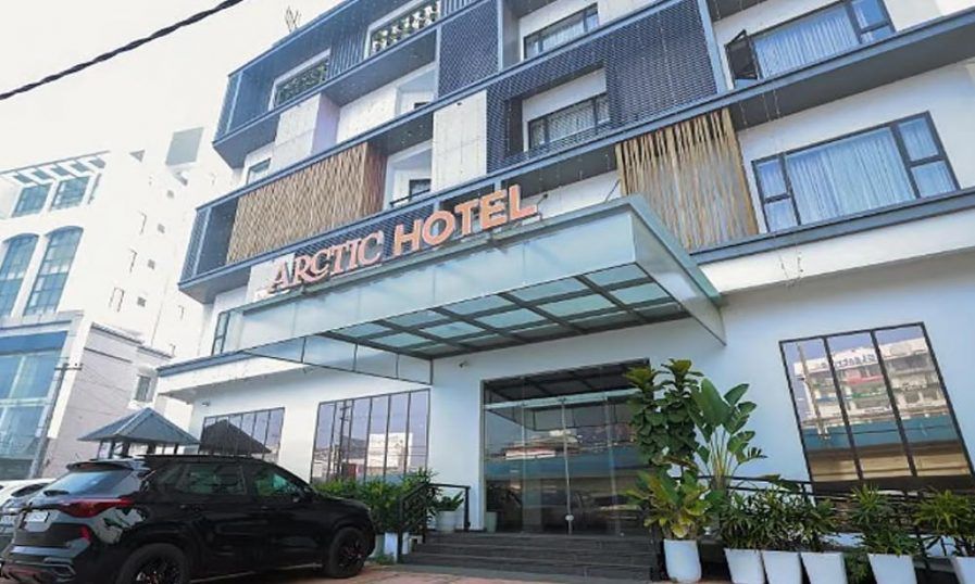 ഹോട്ടലില്‍ ലഹരി പരിശോധനക്കിടെ 11 യുവതികള്‍ പിടിയില്‍