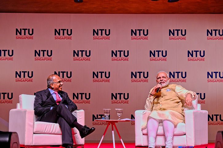 നരേന്ദ്രമോദി സിംഗപ്പൂരിലെ നാന്യാഗ് ടെക്നോളജിക്കല്‍ യൂണിവേഴ്സിറ്റി സന്ദര്‍ശിച്ചു