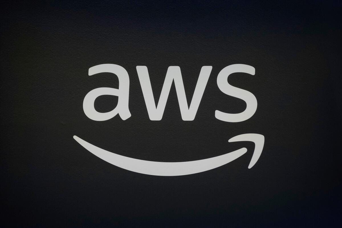 Amazon cloud computing outage disrupts Snapchat, Robinhood and many other online services