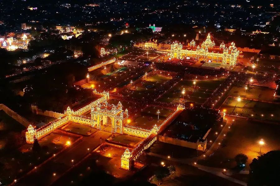 ദീപങ്ങൾ കഥപറയുന്ന  മൈസൂരിലെ ദസറ കാഴ്ചകള്‍...