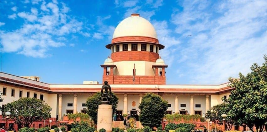 ‘തെരുവുനായ്ക്കളെ പൊതു ഇടങ്ങളിൽ നിന്ന് നീക്കണം’ ; സുപ്രധാന ഉത്തരവുമായി സുപ്രീംകോടതി