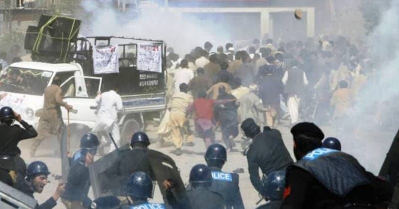Bloodshed in PoK: 12 Killed in Violent Clashes Ahead of Massive Protest; Internet Snapped, Curfew Imposed