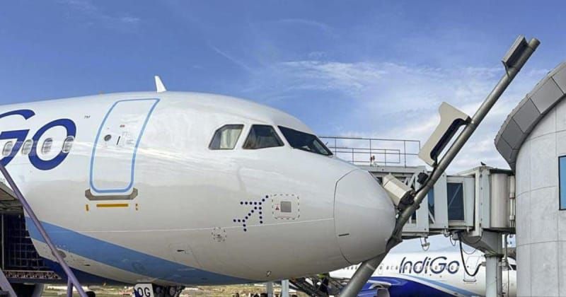 indigo-flight-hits-pole-while-parking-at-srinagar-airport-no-injuries