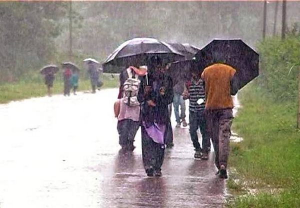 തെക്കന്‍ കേരളത്തില്‍ കനത്ത മഴ;  ഇന്നും നാളെയും 11 ജില്ലകളിൽ ജാഗ്രത നിർദ്ദേശം