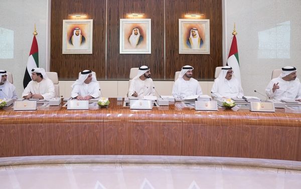 കുടുംബ വിസയ്ക്ക്  ഇനി വരുമാനം മാത്രം മാനദണ്ഡം; യു എ ഇ