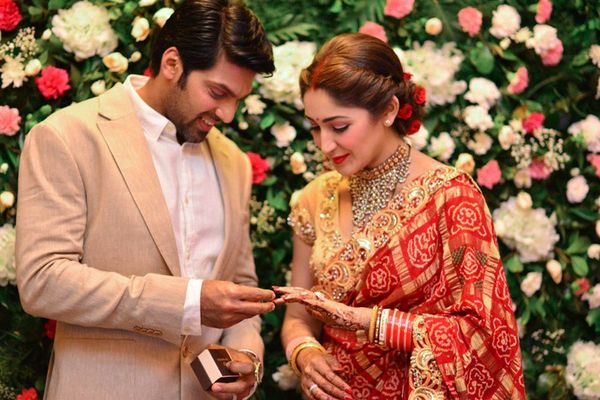 ഗുജറാത്തി സാരിയിൽ തിളങ്ങി സയേഷ; വൈറലായി  ആര്യ-സയേഷ വിവാഹ റിസപ്ഷൻ ചിത്രങ്ങൾ