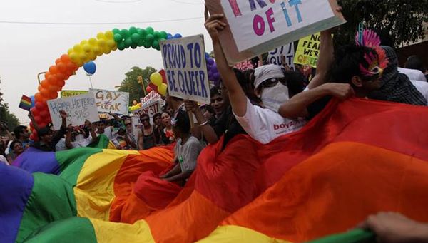 ചരിത്രവിധി; സ്വവര്‍ഗരതി ക്രിമിനല്‍ കുറ്റമല്ലെന്ന് സുപ്രീം കോടതി