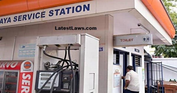 പെട്രോൾ പമ്പുകളിലെ ശുചിമുറി ഉപയോ​ഗം; ഉടമകൾക്ക് തിരിച്ചടി, യാത്രക്കാർക്കായി 24 മണിക്കൂറും തുറന്ന് നൽകണമെന്ന് ഹൈക്കോടതി