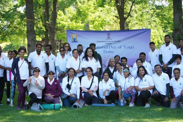 ഇന്ത്യൻ കൗൺസുലേറ്റ്, സിയാറ്റിലിന്റെ ആഭിമുഖ്യത്തിൽ ബോയ്‌സിയിൽ അന്താരാഷ്ട്ര യോഗാദിനം ആചരിച്ചു