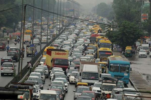 രാജ്യസഭയും കടന്ന് മോട്ടോര്‍ വാഹന നിയമ ഭേദഗതി ബില്‍; ഇനി റോഡിൽ 'ഷോ' കാണിച്ചാൽ കിട്ടുന്നത് മുട്ടൻ പണി