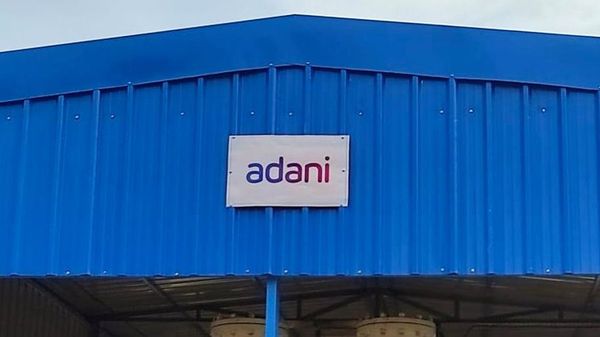 അദാനി വിൽമർ സ്റ്റോറുകളിൽ റെയ്ഡ്