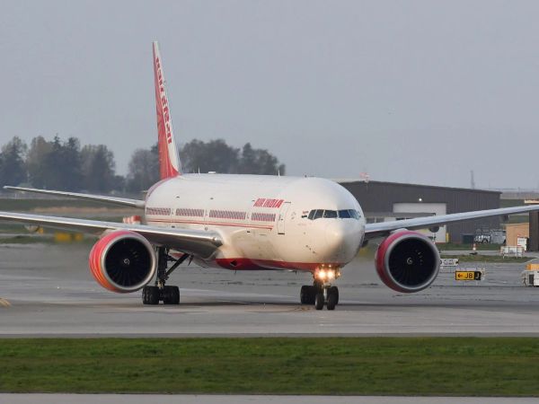 പാരീസ് – ഡൽഹി വിമാനത്തിൽ അതിക്രമം: ‘വനിത യാത്രികയുടെ പുതപ്പില്‍ മൂത്രമൊഴിച്ചു’