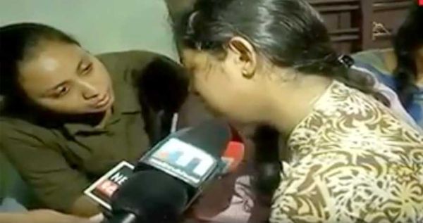 പ്രിയപ്പെട്ടവന്റെ  വേര്‍പാടിന്റെ നടുക്കത്തില്‍ നിന്ന് ഇനിയെന്ത് എന്നുപോലും അറിയാതെ നെഞ്ചുപൊട്ടി കരയുന്നൊരു പെണ്‍കുട്ടിയുടെ വായില്‍ മൈക്ക് കുത്തിതിരുകാന്‍ നോക്കുന്നതിന്റെ പേരോ മാധ്യമപ്രവര്‍ത്തനം ?