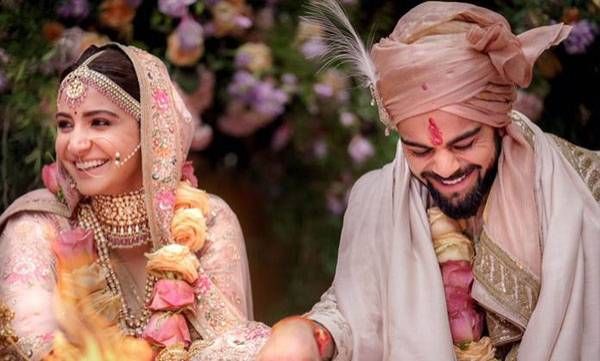 വിരാട് കോഹ്ലി അനുഷ്കയുടെ വിരലില്‍ അണിയിച്ച ആ മോതിരത്തിന്റെ വില കേള്‍ക്കണോ ?