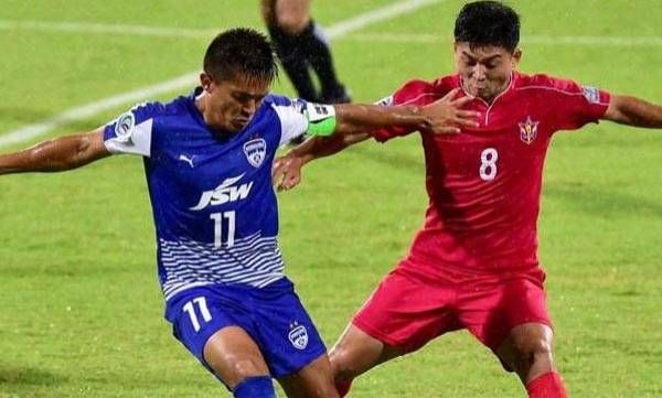 മൊബൈലിനു നിരോധനം, ഇന്റര്‍നെറ്റിന് ദിവസം 45,000 രൂപ ; കിംഗ് ജോംഗ് ഉന്നിന്റെ നാട്ടില്‍ കളിക്കാന്‍ പോയ ഇന്ത്യന്‍ നായകന്‍ സുനില്‍ ഛേത്രിയ്ക്കും ബാംഗ്‌ളൂര്‍ എഫ്‌സിയിലെ താരങ്ങള്‍ക്കും കിട്ടിയ പണി ഇങ്ങനെ