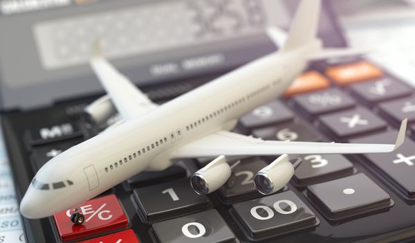 പ്രവാസികൾക്ക്  തിരിച്ചടി; ഇന്ത്യയിലേക്കും തിരിച്ചുമുള്ള ടിക്കറ്റ് നിരക്ക് കുത്തനെ ഉയരുന്നു