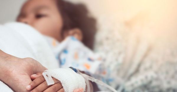 സോപ്പു വെള്ളം നിറഞ്ഞ വാഷിങ് മെഷീനിൽ വീണ് കുഞ്ഞ്; അദ്ഭുതരക്ഷ