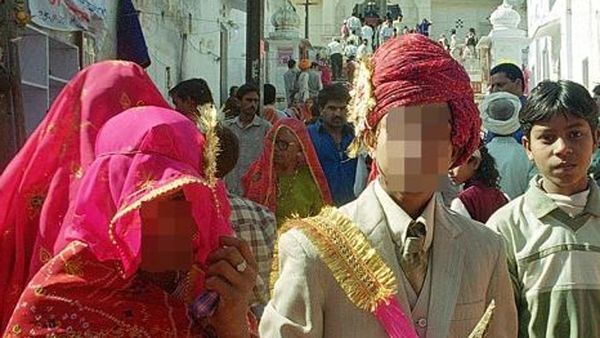 ഒരു പബ്ലിക് ടെലിഫോണ്‍ ബൂത്തില്‍ നിന്നും ആ കുഞ്ഞുങ്ങള്‍ കളക്ടറെ വിളിച്ചു; ബാലവിവാഹത്തിനെതിരെ ഒരു സംഘം കുട്ടികള്‍ നടത്തിയ പോരാട്ടകഥ വായിക്കാതെ പോകരുത്