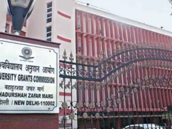 അസിസ്റ്റന്‍റ് പ്രൊഫസര്‍ തസ്തികയിലേക്ക് ഇനി പിഎച്ച്ഡി നിർബന്ധമല്ല,ഏറ്റവും കുറഞ്ഞ യോഗ്യത പുതുക്കി യുജിസി