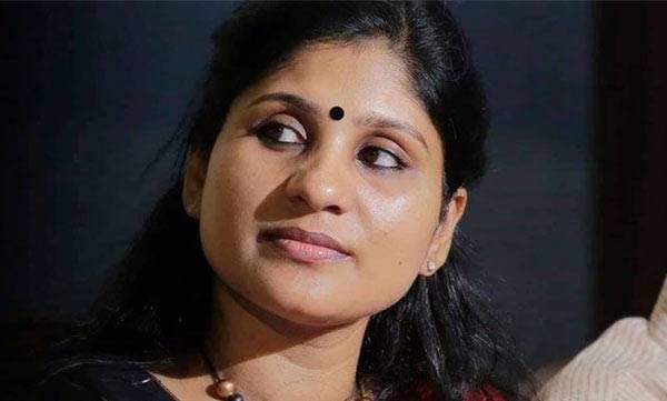 വീണ്ടും കോപ്പിയടി വിവാദം; ഫെയ്‌സ്ബുക്ക് ബയോയിലെ വരികള്‍ മോഷ്ടിച്ചുവെന്ന ആരോപണത്തില്‍ ദീപയുടെ മറുപടി ഇങ്ങനെ