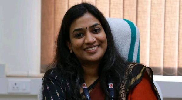 ചിത്ര. എസ് പാലക്കാട്‌ കളക്റ്റർ