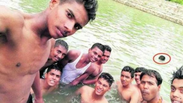 എല്ലാവരും സെല്‍ഫിയില്‍ ശ്രദ്ധിച്ചു; കൂട്ടത്തിലൊരാള്‍ മുങ്ങിത്താഴുന്നത് ആരും കണ്ടില്ല