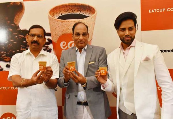 ഇനി കാപ്പികുടിക്കുമ്പോൾ   ഒപ്പം കപ്പും കറുമുറെ  തിന്നാം...!