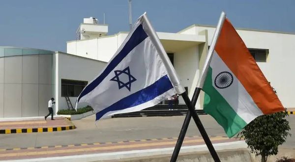 ‘ഇസ്രയേൽ വിടാൻ ആഗ്രഹിക്കുന്നവരെ ഒഴിപ്പിക്കും, എംബസിയിൽ രജിസ്റ്റർ ചെയ്യണം’; വിദേശകാര്യ മന്ത്രാലയം