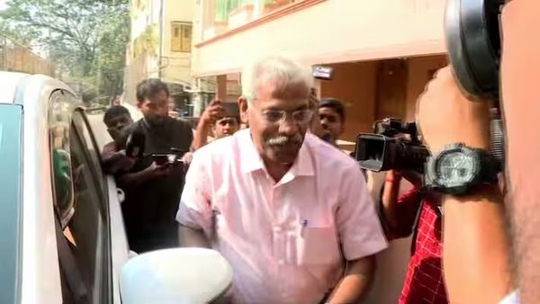 ലൈഫ് മിഷൻ കോഴ ഇടപാട് കേസ്: സിഎം രവീന്ദ്രൻ ഇഡിക്ക് മുന്നിൽ ഹാജരായി