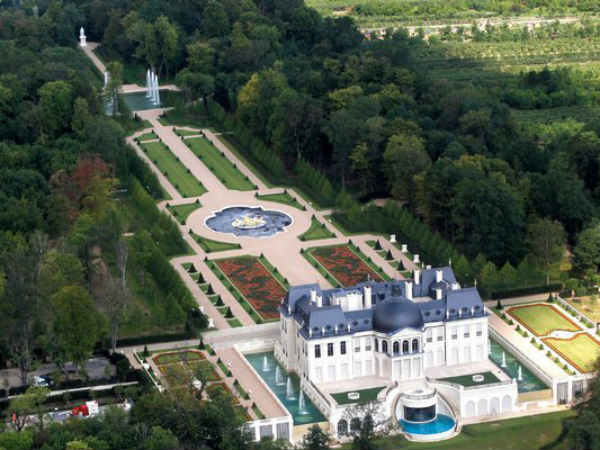 ലോകത്തിലെ ഏറ്റവും ചെലവേറിയ ഭവനം ഇനി സൗദി അറേബ്യന്‍ കിരീടാവകാശി മുഹമ്മദ് ബിന്‍ സല്‍മാനു സ്വന്തം; ഫ്രാന്‍സിലെ ഈ കൊട്ടാരത്തിന്റെ വില കേട്ടാല്‍ ഞെട്ടും