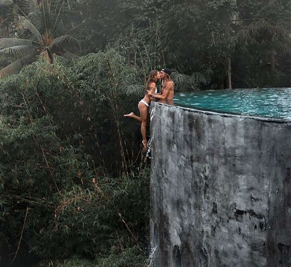 ''ഞങ്ങളുടെ  ജീവിതത്തിലെ ഏറ്റവും വല്യ പ്രമാണം  വിനയമാണ്''; പുതിയ ചുബന  ചിത്രത്തിന് വിമർശനങ്ങൾ ഏറ്റുവാങ്ങി ദമ്പതികൾ