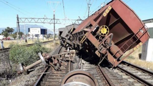 ചെന്നൈ-മംഗലാപുരം ട്രെയ്ൻ പാളം തെറ്റി; ഒഴിവായത് വൻ അപകടം