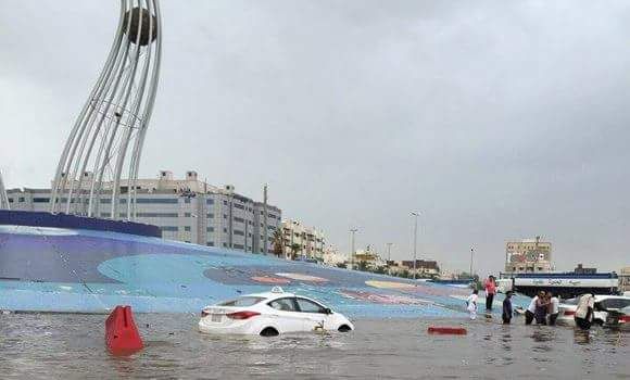 സൗദിയിൽ കനത്ത മഴ, ജനങ്ങൾക്ക് ജാഗ്രതാ നിർദേശം