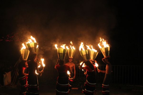 ആദ്യം ഒളിച്ചോട്ടം പിന്നെ കല്യാണം; വ്യത്യസ്തമാണീ ആചാരങ്ങൾ