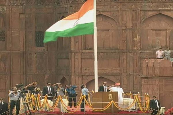 രാജ്യം ഇന്ന് എഴുപതാം സ്വാതന്ത്ര്യദിനം ആഘോഷിക്കുന്നു