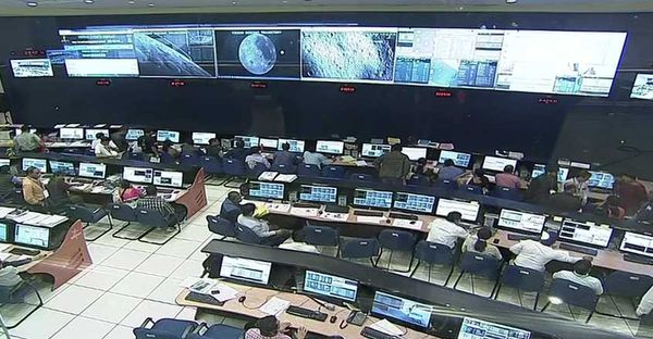 ചരിത്രനിമിഷത്തെ  വരവേൽക്കാനൊരുങ്ങി ഇന്ത്യ; ചാന്ദ്ര ദൗത്യത്തിന്  സാക്ഷിയാവാൻ പ്രധാന മന്ത്രി ബെംഗളൂരുവിൽ