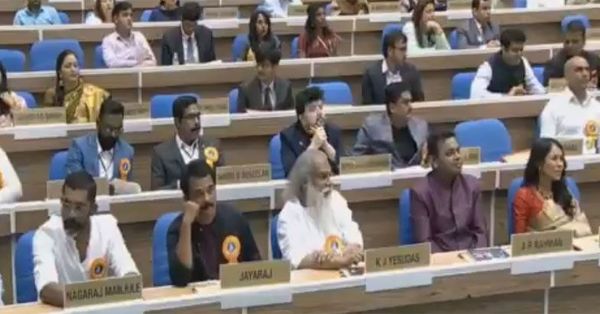 ബഹിഷ്കരണ വിവാദം കത്തുന്നതിനിടെ 65–ാമത് ദേശീയ ചലച്ചിത്ര പുരസ്കാര സമർപ്പണം