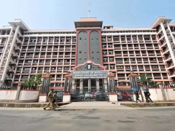 Kerala HC quashes POCSO, forgery case against Asianet journalists