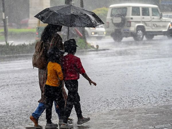 കേരളത്തില്‍ അതിതീവ്രമഴ തുടരുന്നു; അഞ്ച് ജില്ലകളില്‍ റെഡ് അലര്‍ട്ട്