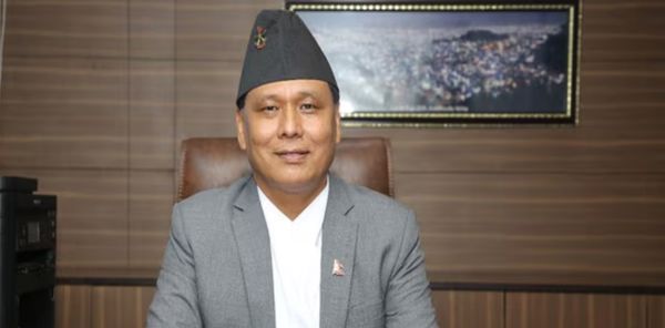 കുൽമാൻ ഗിസിംഗ് നേപ്പാൾ ഇടക്കാല പ്രധാനമന്ത്രിയായേക്കും