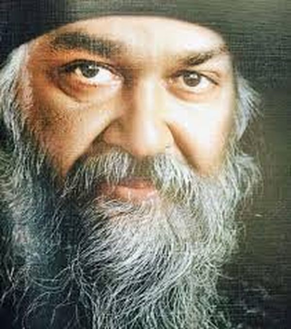 പ്രിഥ്വിരാജിന്റെ ഹൊറര്‍ ചിത്രം എസ്രയില്‍  എബ്രഹാം എസ്രയാകുന്നത് സൂപ്പര്‍സ്റ്റാര്‍ മോഹന്‍ലാലാണോ ?