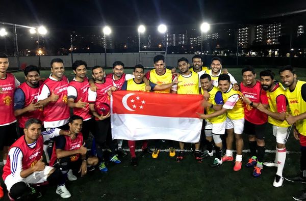 സിംഗപ്പൂര്‍ മലയാളി ഫുട്ബോള്‍ ടീം മാന്‍ചെസ്റ്ററിലേക്ക്..