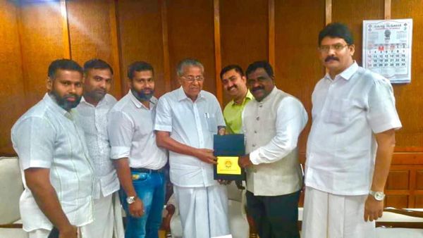 മലേഷ്യൻ മലയാളികളുടെ പ്രശ്നങ്ങൾ പരിഗണിക്കണം; പിണറായി വിജയനുമായി പ്രവാസി മലയാളി അസോസിയേഷൻ ചര്‍ച്ച നടത്തി