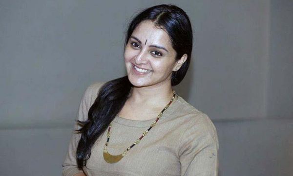 ആദിവാസികള്‍ക്ക് വീട് നിര്‍മിച്ച് നല്‍കാമെന്ന് പറഞ്ഞ് പറ്റിച്ചെന്ന ആരോപണം: മറുപടിയുമായി മഞ്ജു വാര്യര്‍