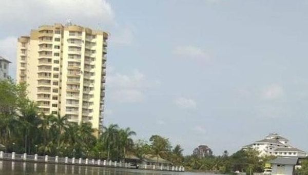 മരടിലെ ഫ്ലാറ്റുകള്‍ ഈ മാസം 20നകം പൊളിച്ചു നീക്കണമെന്ന് സുപ്രിം കോടതിയുടെ അന്ത്യശാസനം