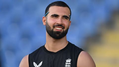 പാക് വംശജനായ ഇംഗ്ലണ്ട് ക്രിക്കറ്റ് താരത്തിന് ഇന്ത്യ വിസ നിഷേധിച്ചു; വിമാന ടിക്കറ്റ് റദ്ദാക്കി