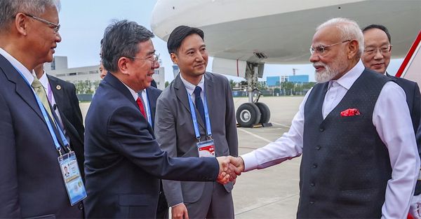 ഏഴുവർഷത്തിനു ശേഷം ചൈനീസ് മണ്ണിലെത്തി നരേന്ദ്ര മോദി; ഷി ചിൻപിങ്ങുമായി ചർച്ച നടത്തും